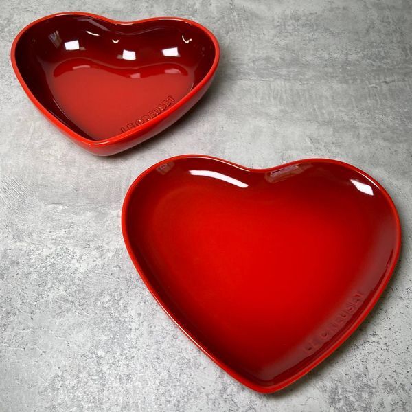 Тарелка десертная Le Creuset Heart Cerise 23 см 80255230600099 фото