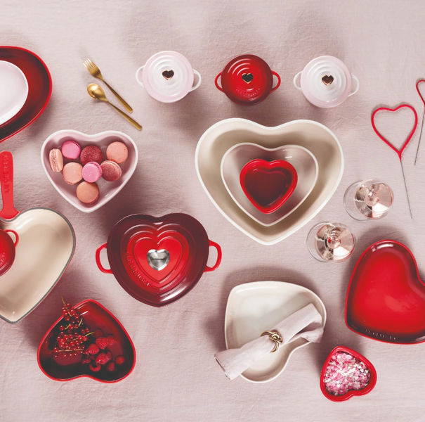 Тарелка десертная Le Creuset Heart Cerise 23 см 80255230600099 фото