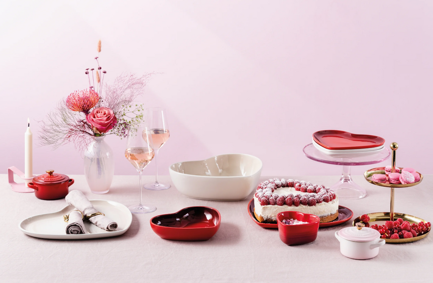 Тарелка десертная Le Creuset Heart Cerise 23 см 80255230600099 фото